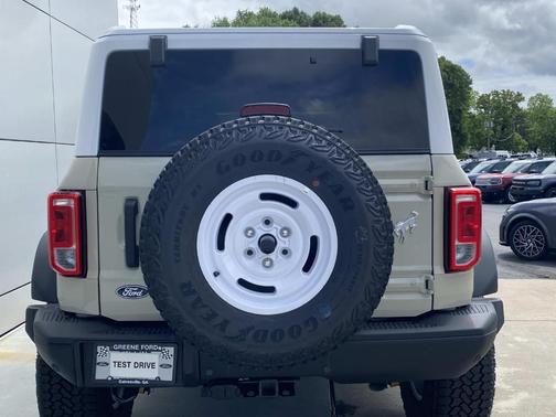 Desert Sand 2026 Ford Bronco Heritage Edition