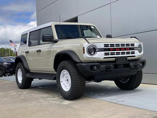 Desert Sand 2026 Ford Bronco Heritage Edition