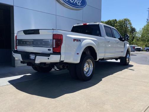 Star White 2022 Ford F-450 LIMITED 8'