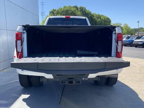 Star White 2022 Ford F-450 LIMITED 8'