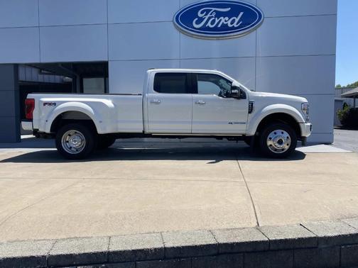 Star White 2022 Ford F-450 LIMITED 8'