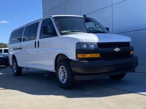 2022 Chevrolet Express 3500 LS