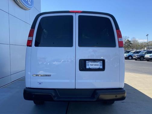 2022 Chevrolet Express 3500 LS