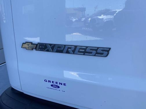 2022 Chevrolet Express 3500 LS