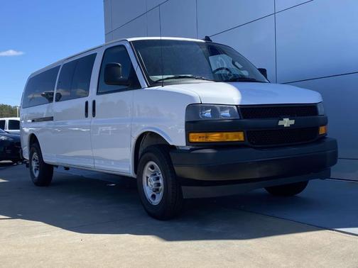 2022 Chevrolet Express 3500 LS