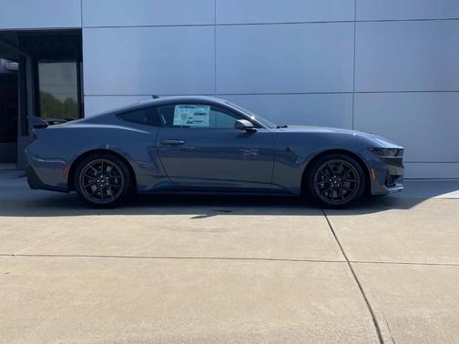 2025 Ford Mustang Dark Horse