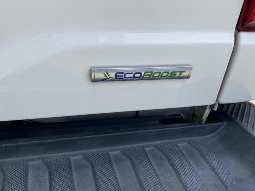 White 2022 Ford F-150 Lariat