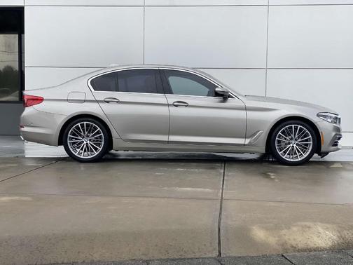 2018 BMW 540 i
