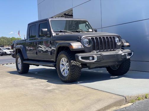 Gray 2023 Jeep Gladiator Sport