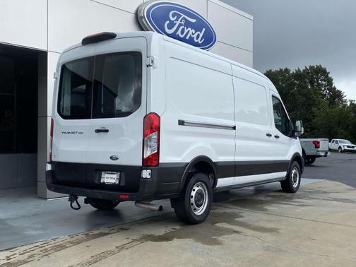 2022 Ford Transit-250 T-250 130 MED RF 9070 GVWR