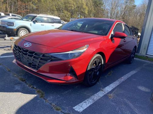 2022 Hyundai ELANTRA SEL