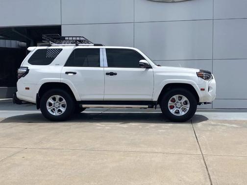 White 2021 Toyota 4Runner SR5 Premium