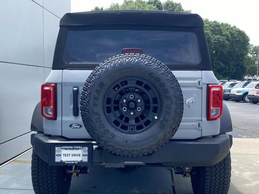Avalanche Gray 2026 Ford Bronco Base