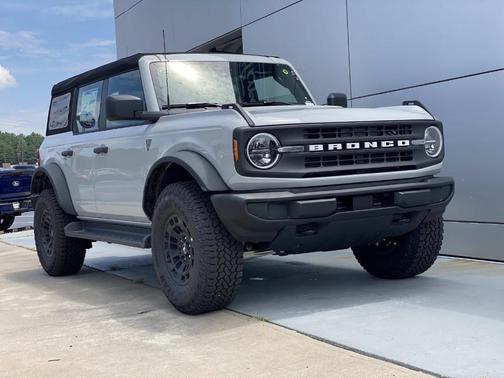 Avalanche Gray 2026 Ford Bronco Base