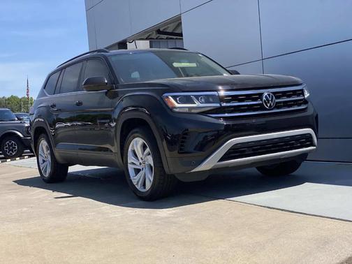 Deep Black Pearl Effect 2022 Volkswagen Atlas 2.0T SE w/Technology