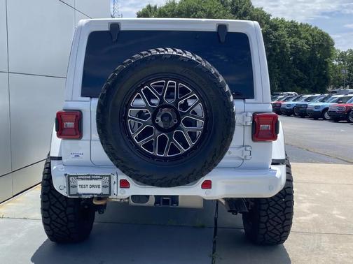 White 2022 Jeep Wrangler Unlimited Rubicon 392