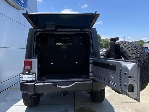 2016 Jeep Wrangler Sport