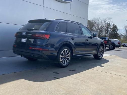 2024 Audi Q7 45 Premium