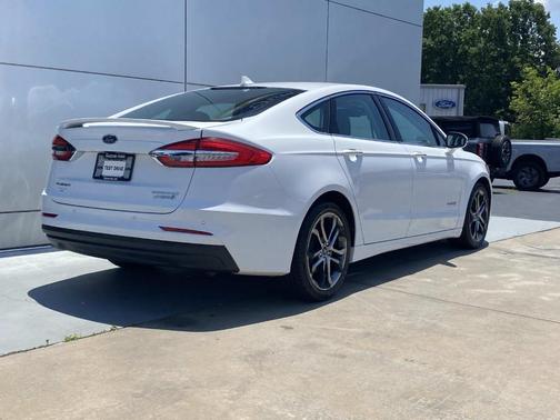 Oxford White 2019 Ford Fusion Hybrid Titanium