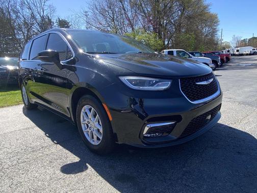 2023 Chrysler Pacifica Touring-L