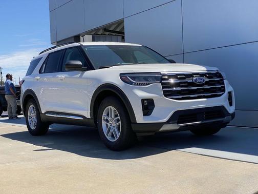 2025 Ford Explorer Active RWD