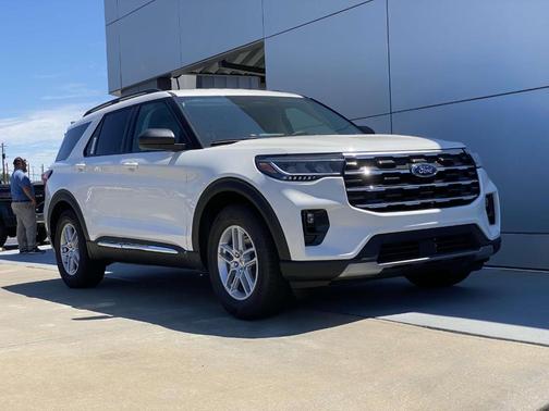 2025 Ford Explorer Active RWD
