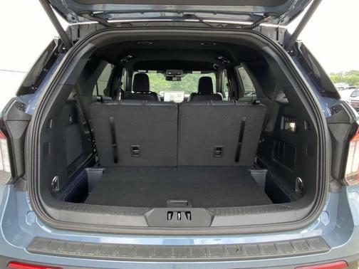 2025 Ford Explorer ST-Line RWD