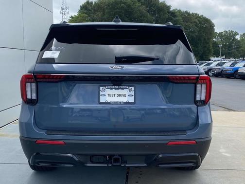 2025 Ford Explorer ST-Line RWD