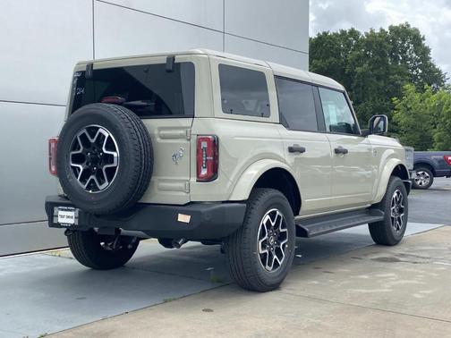 Beige 2026 Ford Bronco Outer Banks