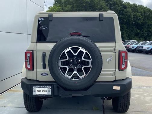 Beige 2026 Ford Bronco Outer Banks