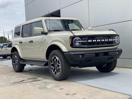 Beige 2026 Ford Bronco Outer Banks