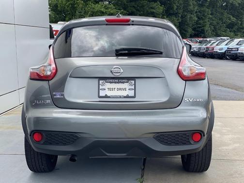 Gray 2017 Nissan Juke SV