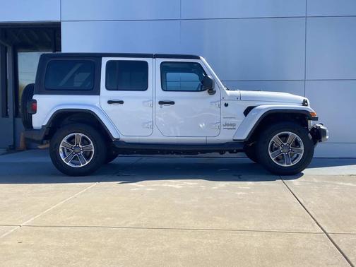 White 2019 Jeep Wrangler Unlimited Sahara