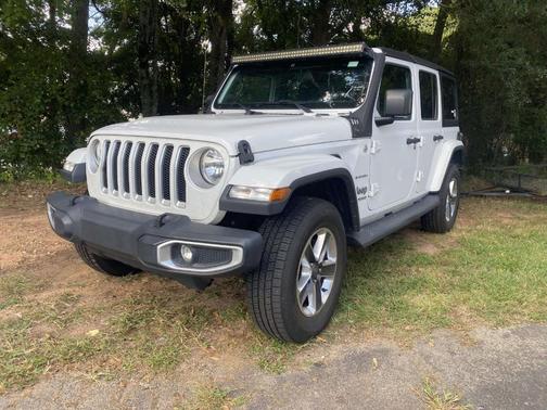 White 2019 Jeep Wrangler Unlimited Sahara