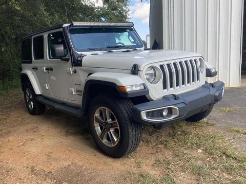 White 2019 Jeep Wrangler Unlimited Sahara