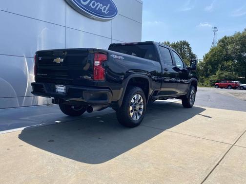 2023 Chevrolet Silverado 2500 Custom