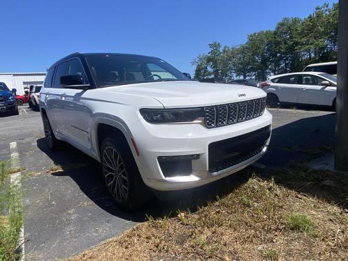 White 2023 Jeep Grand Cherokee L Summit