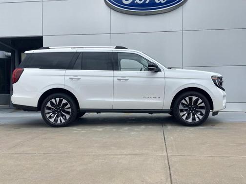 Star White 2026 Ford Expedition Platinum