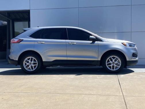 Silver 2024 Ford Edge SEL