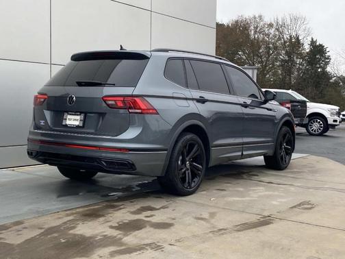 2023 Volkswagen Tiguan 2.0T SE R-Line Black