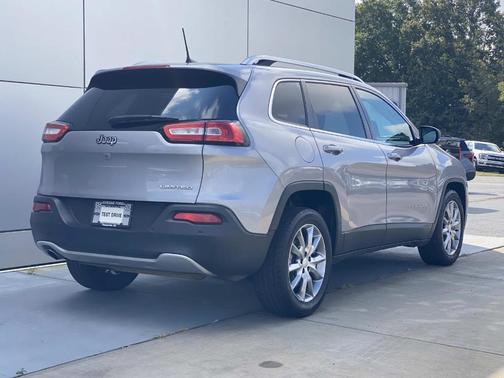 Silver 2018 Jeep Cherokee Limited