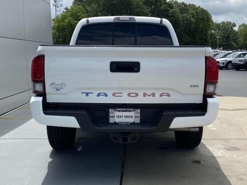 2022 Toyota Tacoma SR
