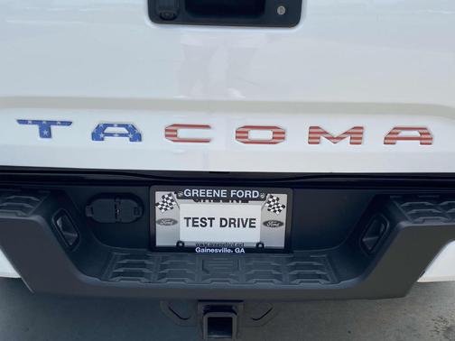 2022 Toyota Tacoma SR