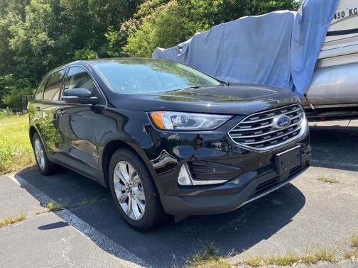Black 2022 Ford Edge Titanium