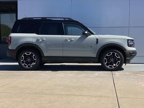 Green 2022 Ford Bronco Sport Outer Banks