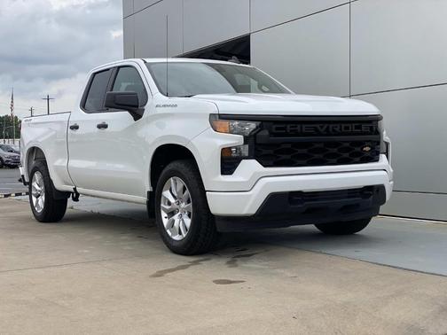 White 2022 Chevrolet Silverado 1500 Custom