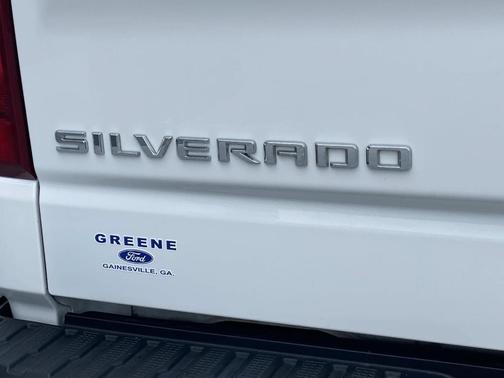White 2022 Chevrolet Silverado 1500 Custom