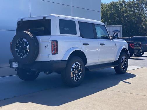 White 2026 Ford Bronco Outer Banks