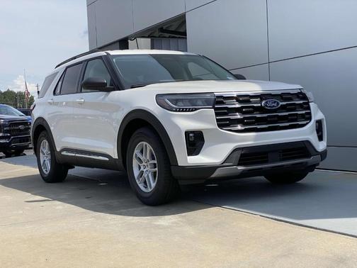 2025 Ford Explorer Active RWD