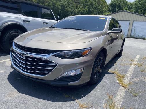 Gold 2023 Chevrolet Malibu 1LS